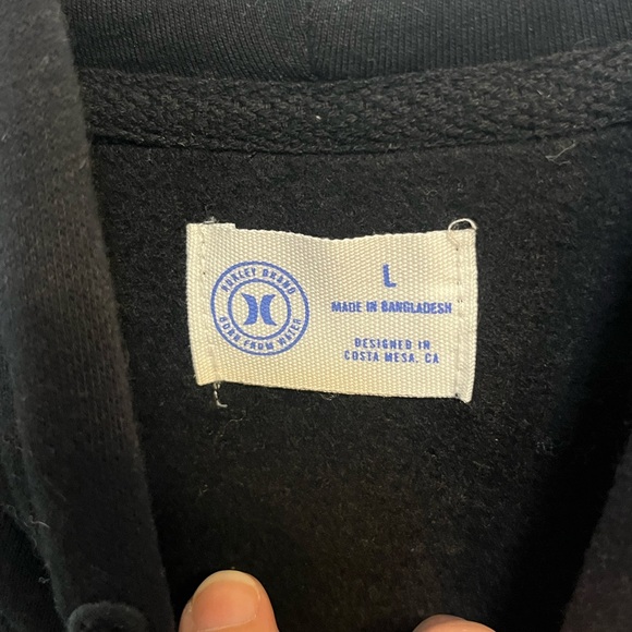 Hurley Men’s hoodie. Black with embroidered tropical flowers. Size large. NWT. - Picture 4 of 6